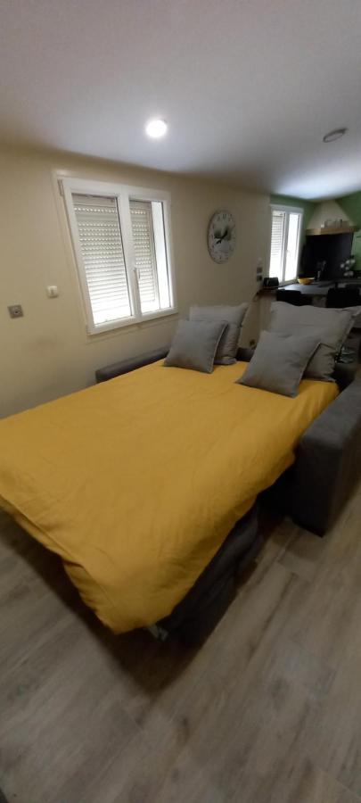 Logement Lumineux, Entierement Renove Avec Jardin Caumont-sur-Durance Exterior photo