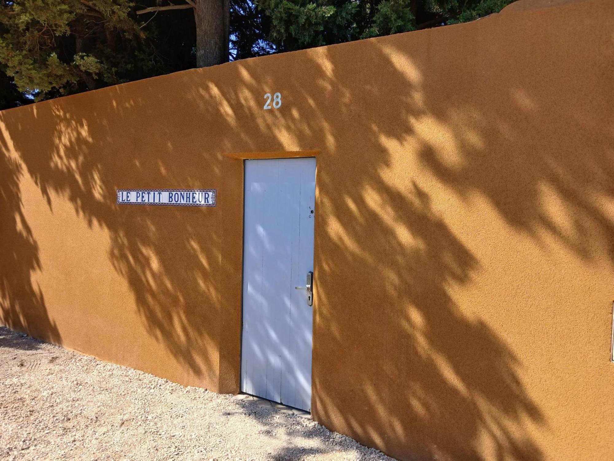 Logement Lumineux, Entierement Renove Avec Jardin Caumont-sur-Durance Exterior photo